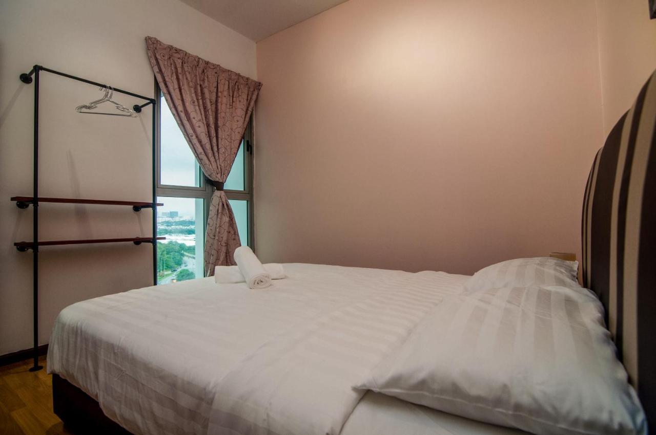 Flora Residence One South By Idealhub Seri Kembangan Dış mekan fotoğraf